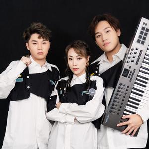 少女乱操逼视频
